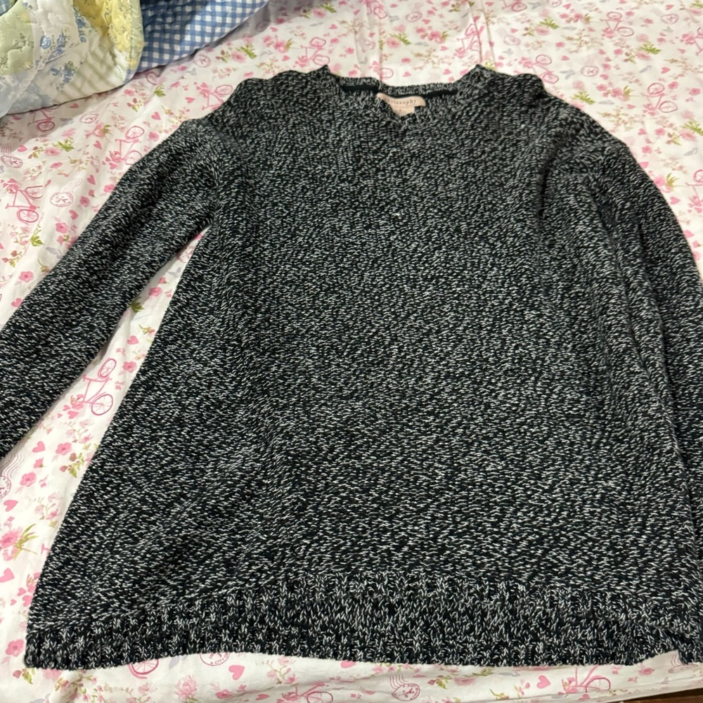 Grey sweater